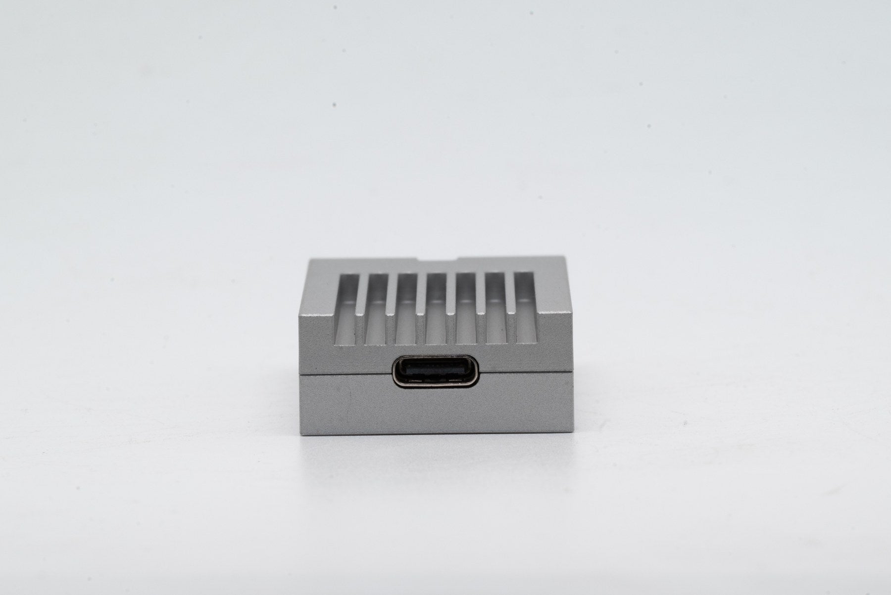 WisdPi WP-UT9 USB-C device-side port close-up